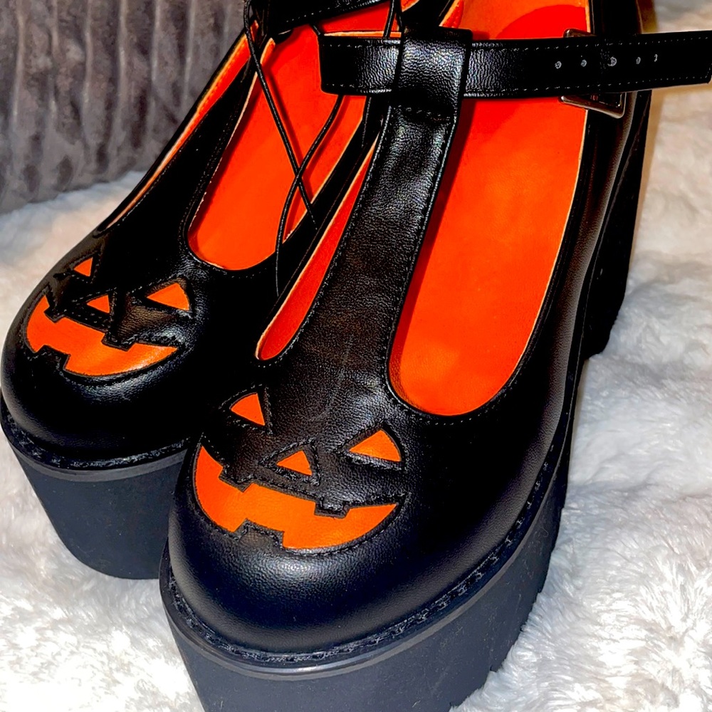 Brand new never worn hot topic Halloween exclusive